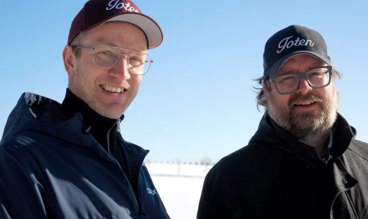 Ken André Ottesen og Paul Håvard Østby er premiereklare med den nye humorserien BAdesKen-TV. Foto: Seriøst Firma/ Helle Therese Kongsrud